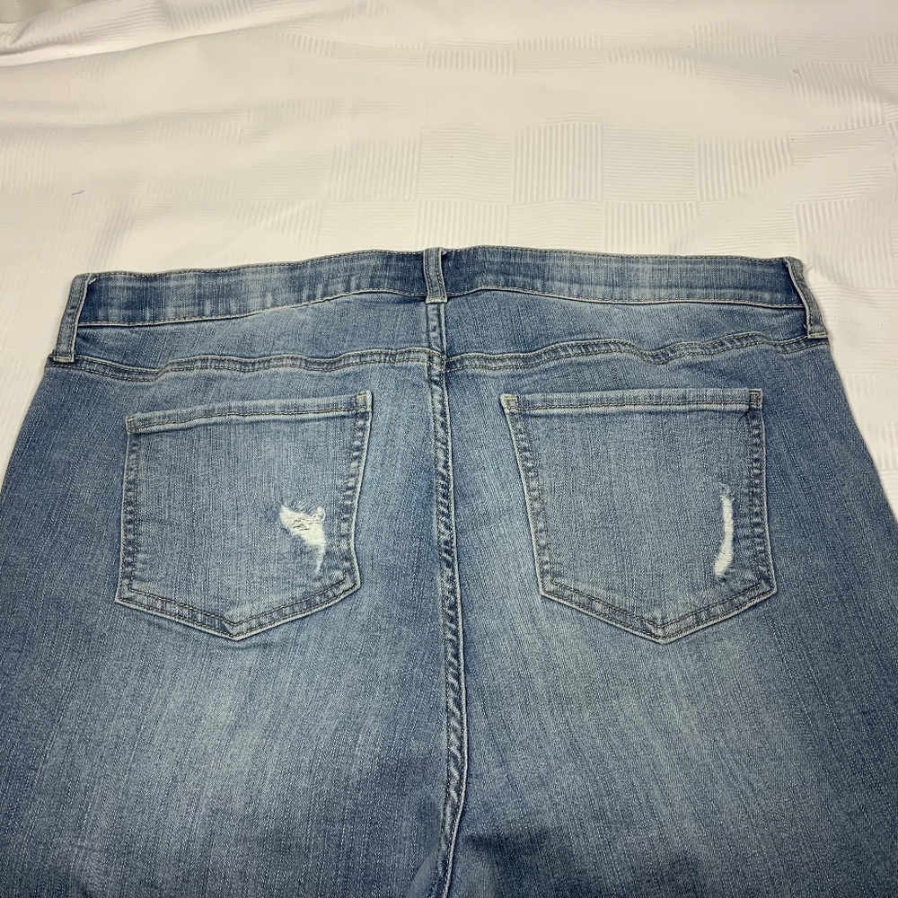 Torrid Crop Sky High Skinny Premium - SZ 18 - Picture 4 of 13